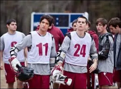 Qui était capitaine de Lacrosse avant Scott ? (saison 1)