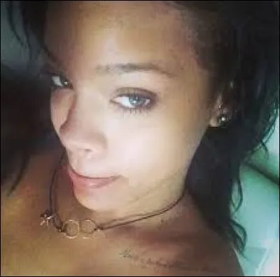 Son nouveau tube est "Work Feat. Drake". C'est :