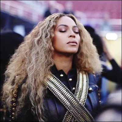 Combien de disques a sorti Beyoncé de 2003 à 2016 ?