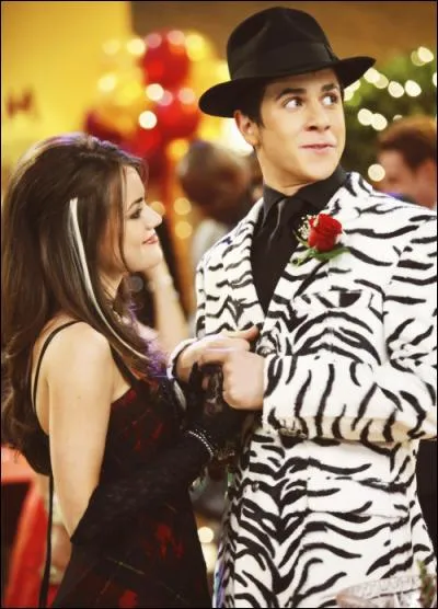 Dans la saison 1 des "Sorciers de Walery Place", qui est l'actrice qui joue le r&ocirc;le de Miranda Hampson ?