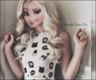 - Salut, je chante 'Lib&eacute;r&eacute;e, d&eacute;livr&eacute;e', mais je suis devenue malheureuse &agrave; cause d'un don qui a fini en drame... Mais suite &agrave; une chute, j'ai oubli&eacute; ce qui m'a rendue tant malheureuse.