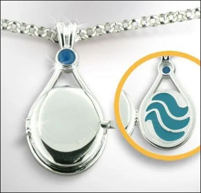 Qui a fabriqué les médaillons pour les trois premières sirènes Gracie, Julia et Louise jusqu'à ce qu'ils soient retrouvés et récupérés par Emma, Rikki et Cléo cinquante ans plus tard ?