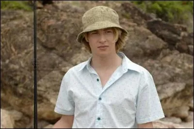 Quand et comment Lewis a-t-il découvert le secret de sirène des filles ?