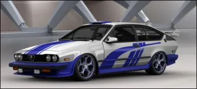 Qu'elle est moche la voiture de Jean Christophe; on ne tune pas une...