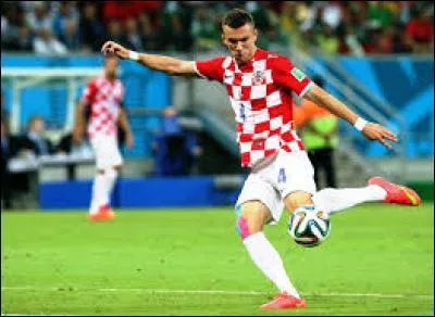 Quel est ce joueur qui a marqué le deuxième but de la Croatie et qui, avec son équipe, a battu l'Espagne lors du dernier match de la poule D ?