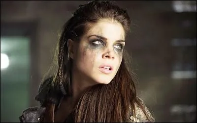 Le maquillage laisse un peu à désirer, mais c'est peut-être lui qui vous aidera à trouver !