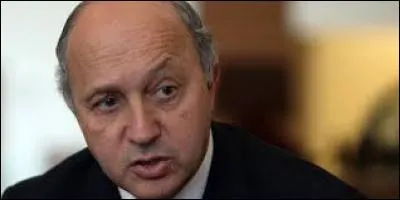 Les femmes qui n'aiment pas le Fabius veule le mettre en l'aire.