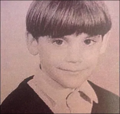 Quel problème Mika a-t-il à l'école de Londres ?