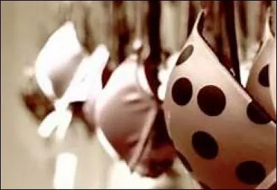 Qui porte souvent "a bra" ?