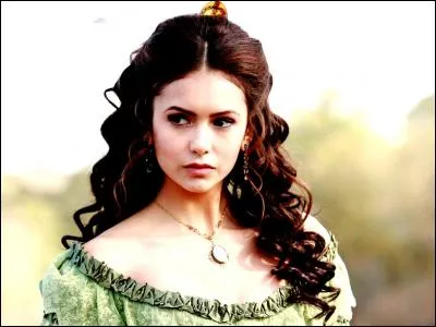 Comment Katherine Pierce (Katerina Petrova) est-elle devenue un vampire ?