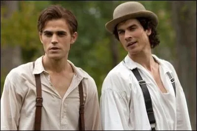 En quelle année Stefan et Damon ont-ils été transformés en vampires ?