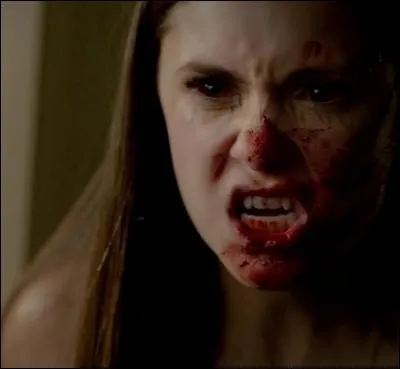 Comment Elena devient-elle un vampire ?