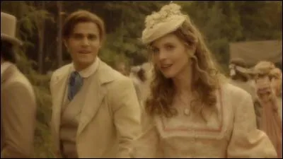 Comment s'appelle le premier amour de Stefan ?