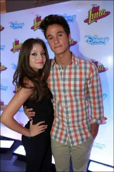 Quelles sont les relations entre Luna et Simón ?