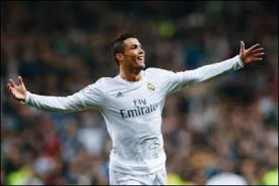 Pour quelle équipe nationale Cristiano Ronaldo joue-t-il ?