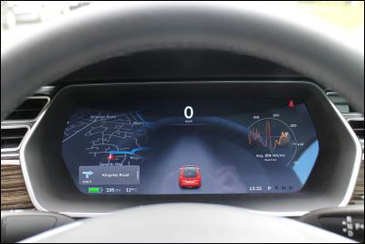 Quelle est la particularité d'une voiture Tesla ?