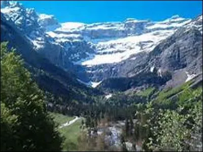 Dans les Pyrénées, comment appelle-t-on les cols ?