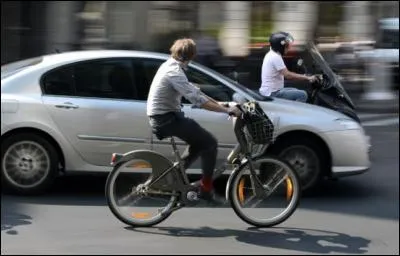 A Paris, il m'est arrivé d'aller plus vite qu'une voiture avec mon vélo !