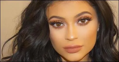 Qu'a menacé l'ex (dont on parle dans la question 4) après que Kylie l'ai largué ?