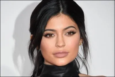 En 2014 Kylie publie un livre a l'aide de Kendall... Mais lequel ?