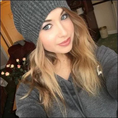 Elle a deux autres chaînes YouTube. Comment s'appellent-elles ?