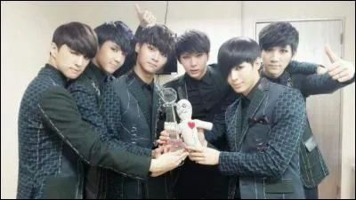 Qui a le plus pleuré lors de leur première victoire avec la musique "Voodoo Doll" ?