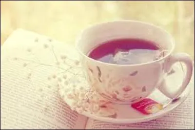 Qui a préparé du thé pour Mrs Weasley ?