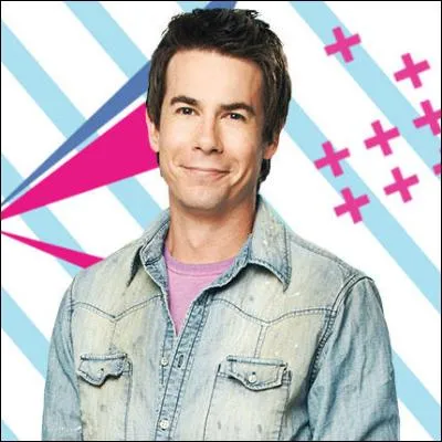 Que fait Spencer (suite à la question 8) ?