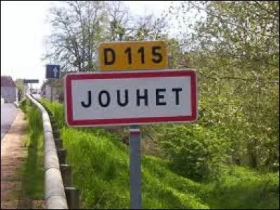 Nous entrons dans le village de Jouhet. Nous nous trouvons dans la Vienne, dans la nouvelle région ...