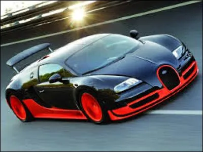 Un peu de logique humoristique : une voiture de course arrive à 312 km/h dans un virage. Laquelle des roues tournera le moins ?