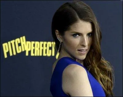 De quelle couleur sont ses cheveux ?