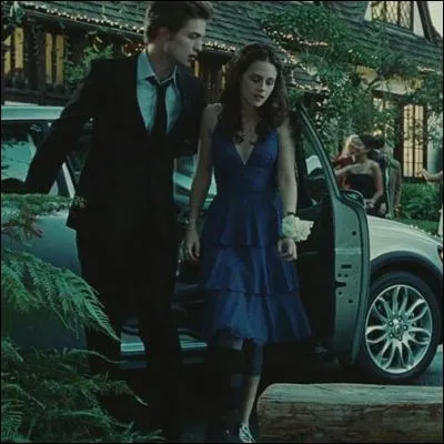 (Fascination) Complète la réplique d'Edward avant le bal : 
"Je te laisse seule dix minutes et..."