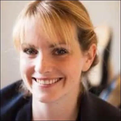 Comment ses cheveux étaient-ils, lorsqu'elle était enfant ?