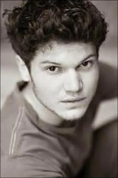 Où Antoine habite-t-il en 2016 ?