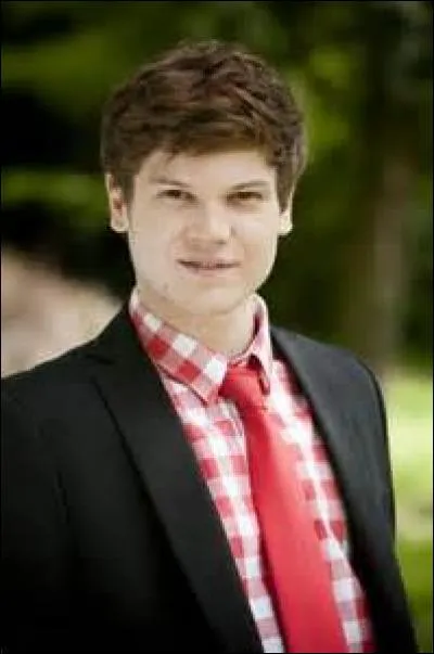 Quel est le nom de son agent artistique ?