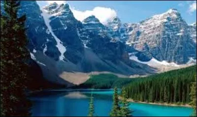 La Canada est le deuxième pays le plus grand au monde.
Rien de plus. Enfin si, tu dois juste trouver sa capitale.
Au fait, il se situe en Amérique du Nord.