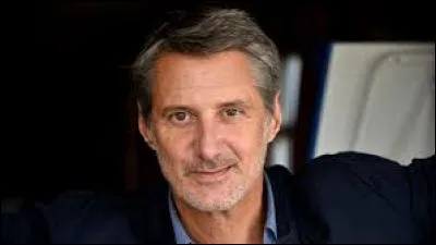 C'est un animateur et acteur connu pour avoir formé avec José Garcia un duo comique dans l'émission "Nulle part ailleurs" dans les années 90, il s'agit de...