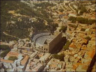 Comment appelle-t-on les habitants de la ville d'Orange dans le Vaucluse ?