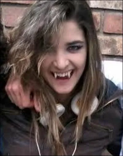 Je suis une vamcroc qui a mordu le jeune Alexandre. Qui suis-je ?