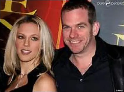 Avec quelle chanteuse des Enfoirés est-il sorti ?