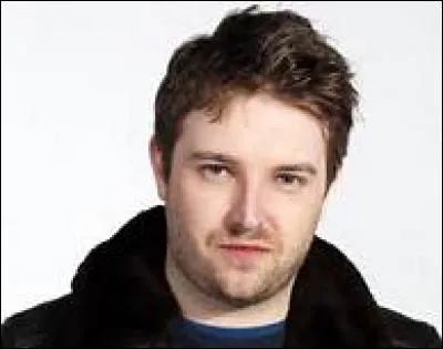 Je suis le fils de Guillaume. Ma copine Sophie m'a licencié. Je suis revenu en 2014 dans PBLV. Qui suis-je ?