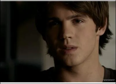 Avec qui est-il sorti ?