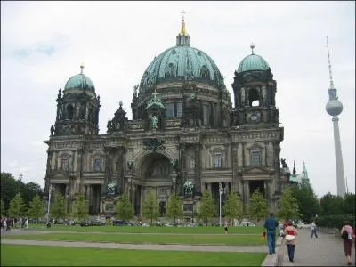 O se situe cette cathdrale ?