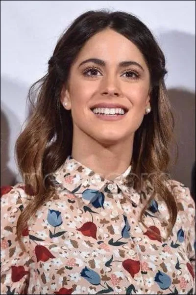 Combien de saisons la série Violetta contient-elle ?