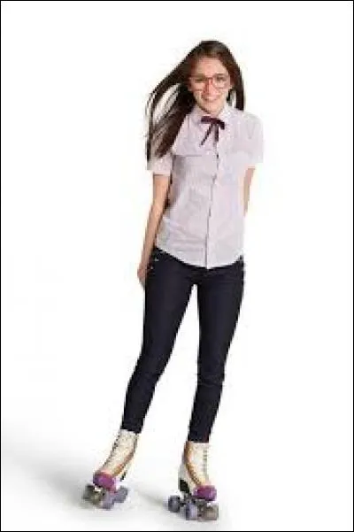 Comment s'appelle cette fille ?