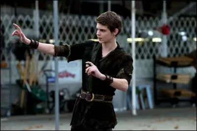 Comment Peter attire-t-il les enfants afin qu'ils le rejoignent ?