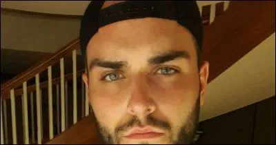 Avec qui Nikolas est-il sorti dans la villa avant l'aventure ?