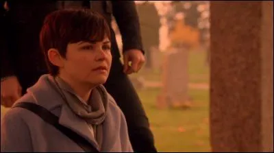 Quel personnage Blanche-Neige retrouve-t-elle ?