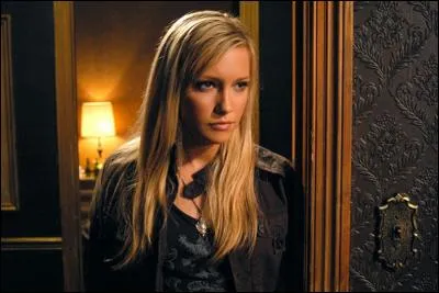 Dans quelle série joue-t-elle ?