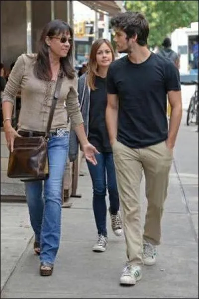 Comment s'appelle sa mère ?